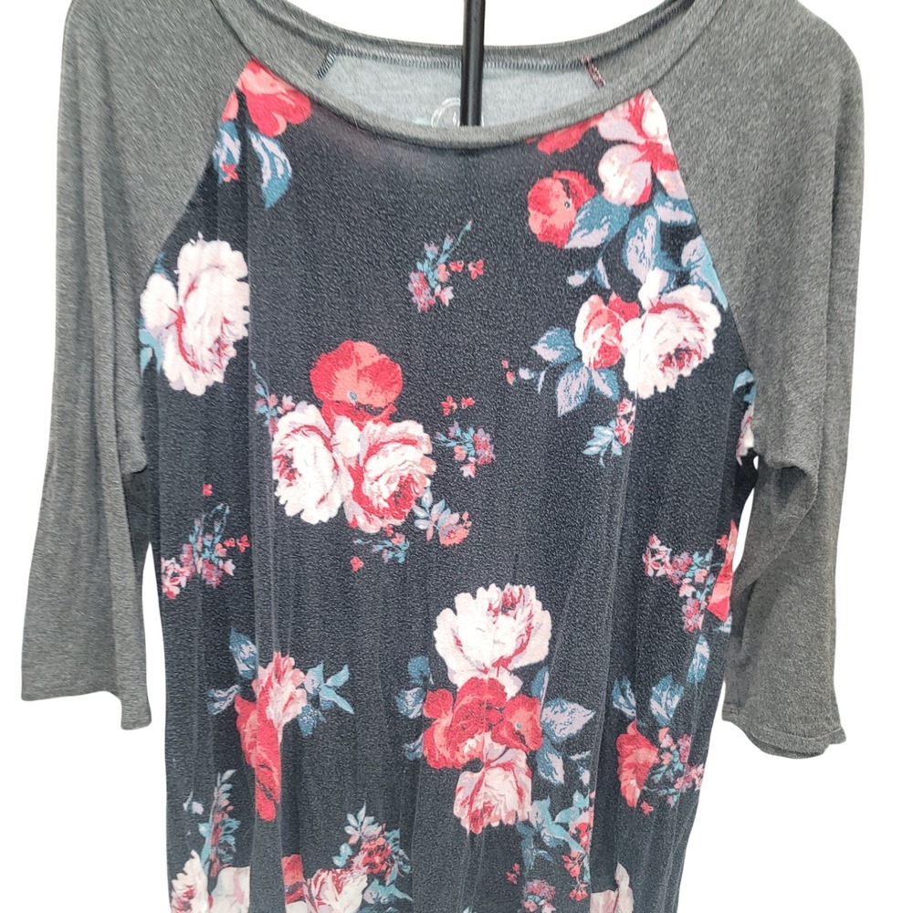 Maurices 24/7 Womens Floral Raglan 3/4 Sleeve Baseball Tee Grey Red Rose Large